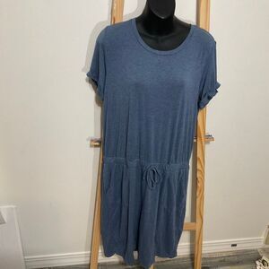 32 degrees blue T-shirt dress size x-large below the knee length